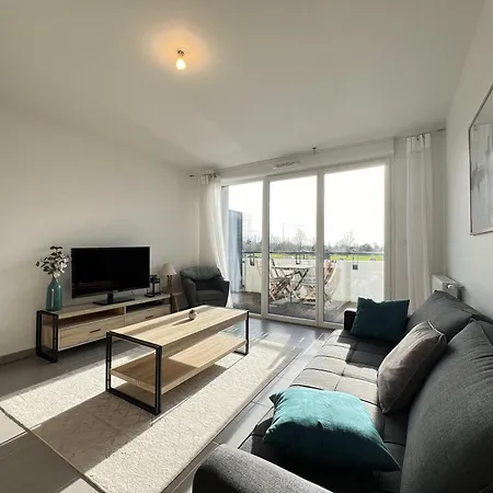 4p Bords De Apartment Frouzins