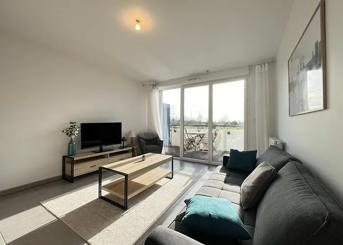 4p Bords De Apartment Frouzins